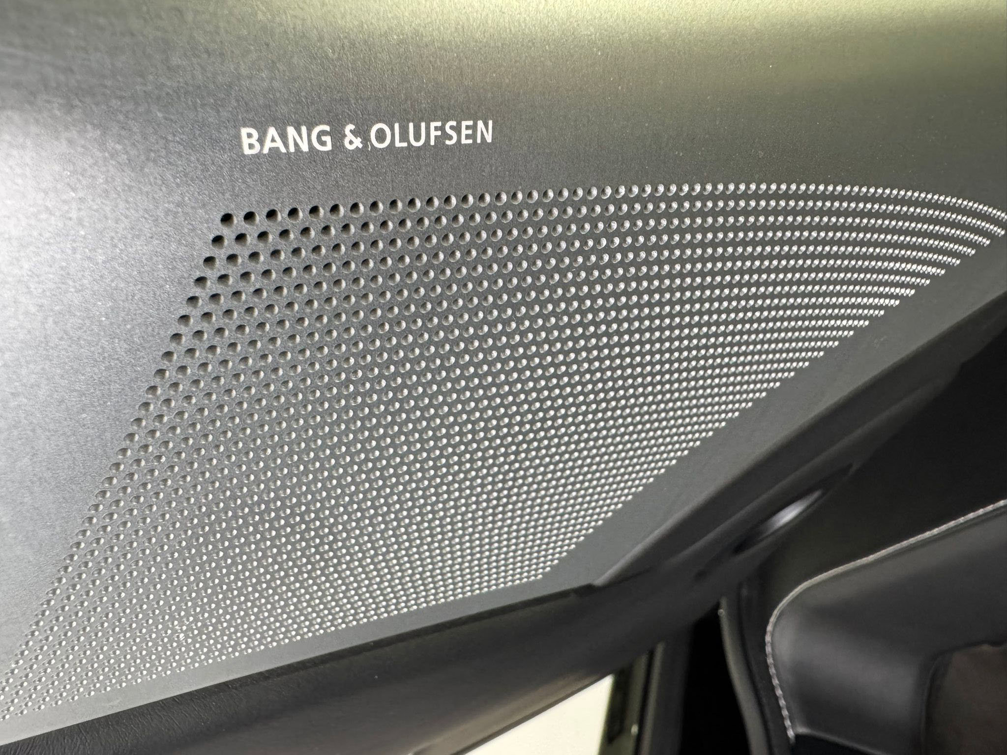 Used 2012 Aston Martin DBS Volante image 36