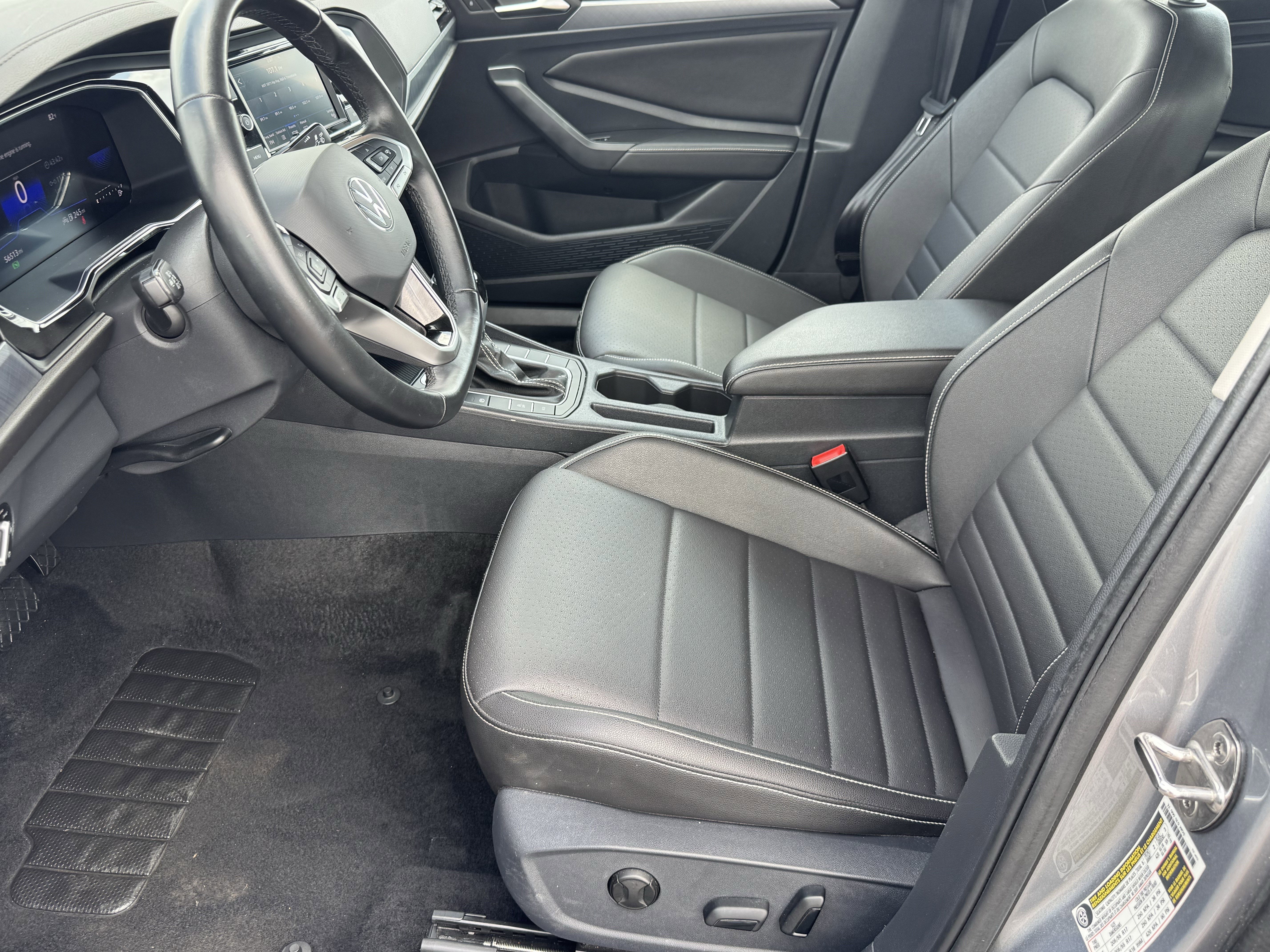 Used 2024 Volkswagen Jetta SE image 10