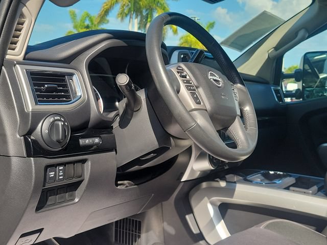 Used 2024 Nissan Titan SV w/ SV Convenience Package AWD/4WD image 10