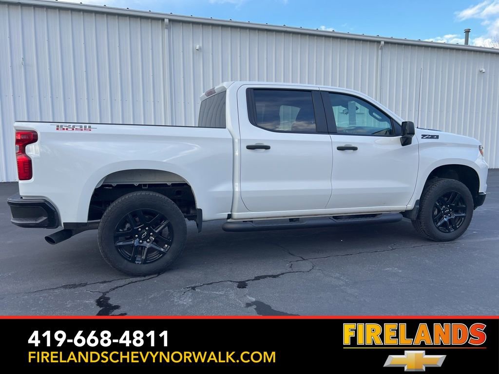 Used 2025 Chevrolet Silverado 1500 Custom Trail Boss w/ Turbomax Blackout Package image 14