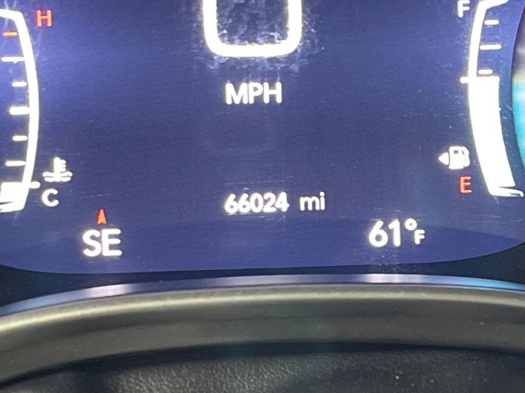 Used 2024 Chrysler Pacifica Touring-L FWD image 22