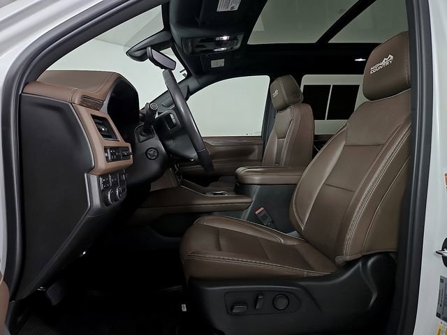 Used 2021 Chevrolet Tahoe High Country w/ Premium Package AWD/4WD image 17