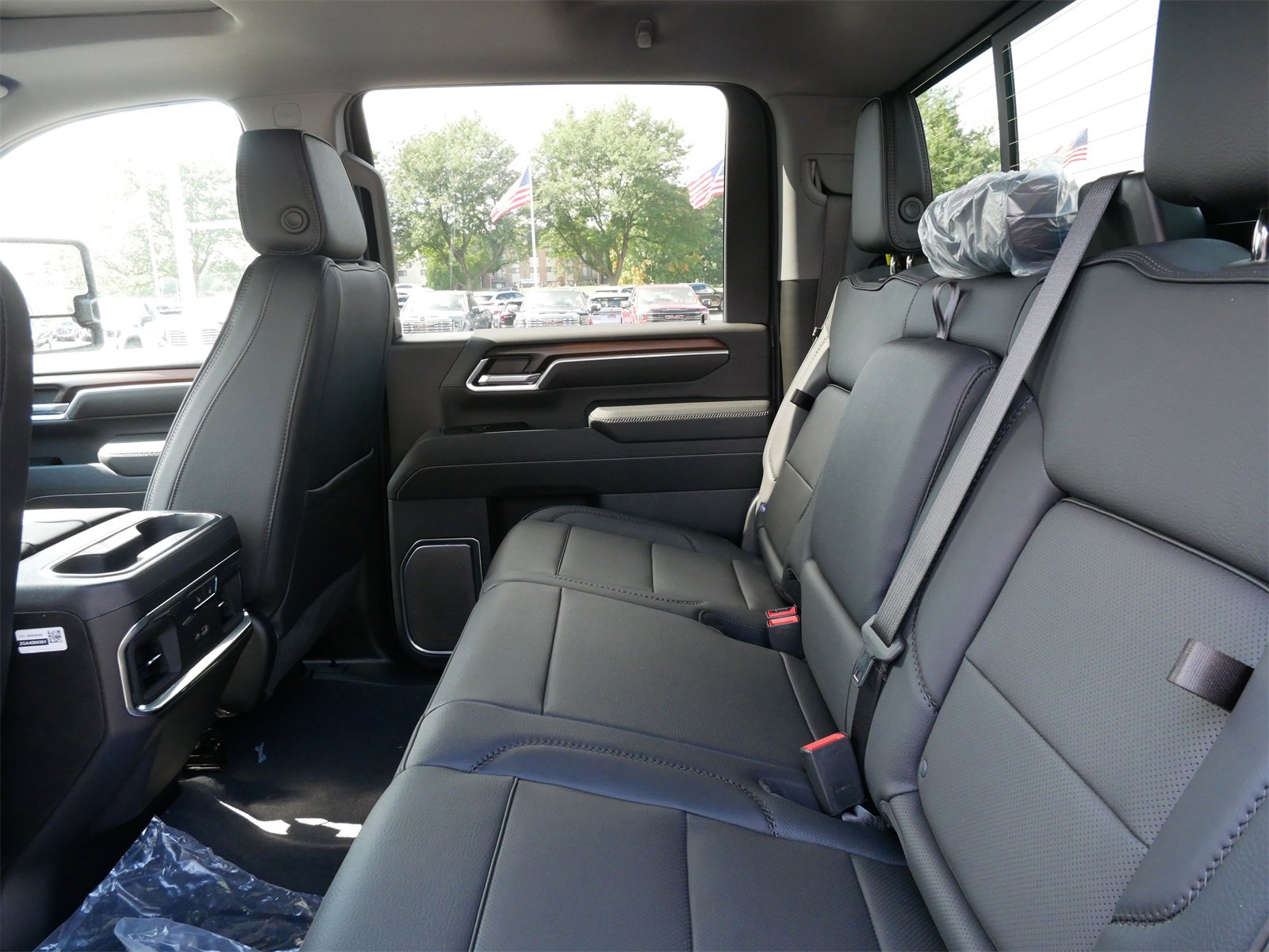 New 2026 GMC Sierra 3500 Denali w/ Denali Reserve Package image 6