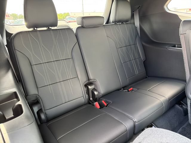 New 2026 Buick Enclave Avenir w/ Super Cruise Package FWD image 23