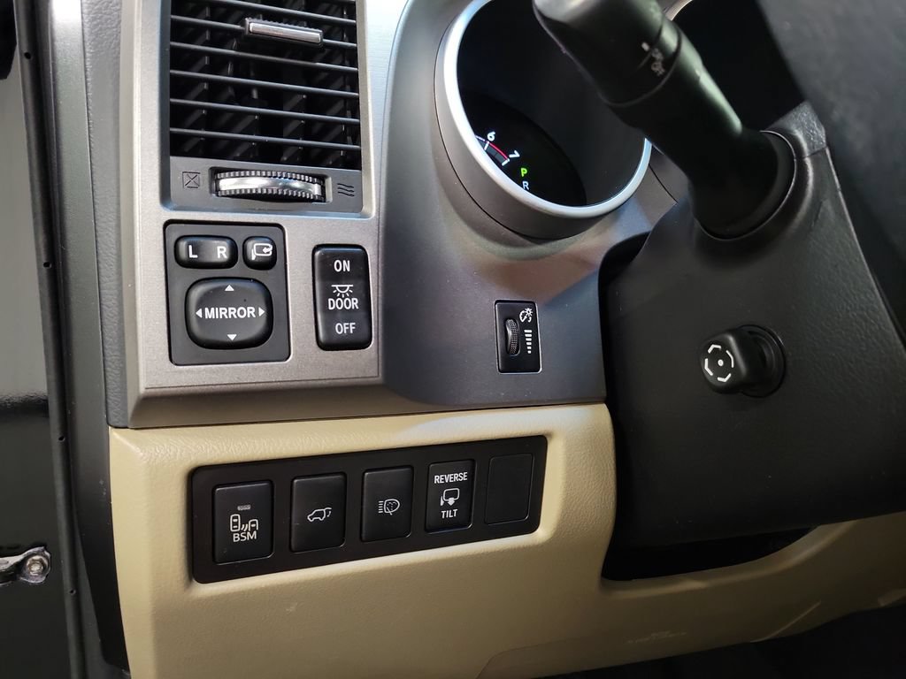 Used 2016 Toyota Sequoia Limited w/ Safety & Convenience Package AWD/4WD image 24