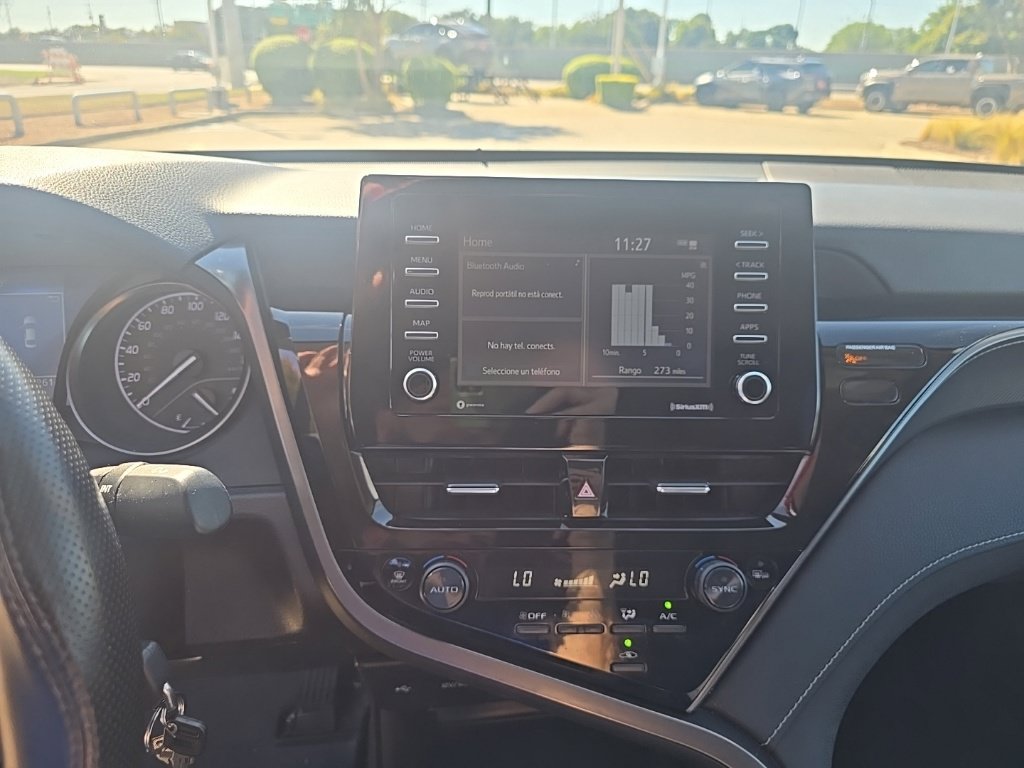 Used 2022 Toyota Camry SE FWD image 4