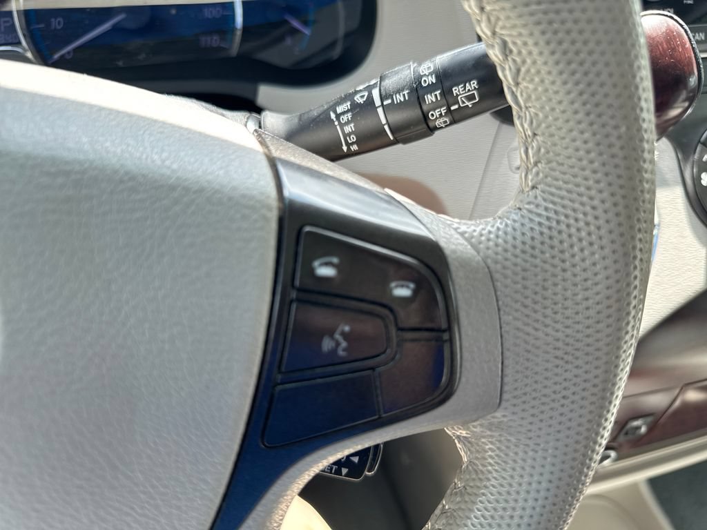 Used 2013 Toyota Sienna XLE FWD image 28