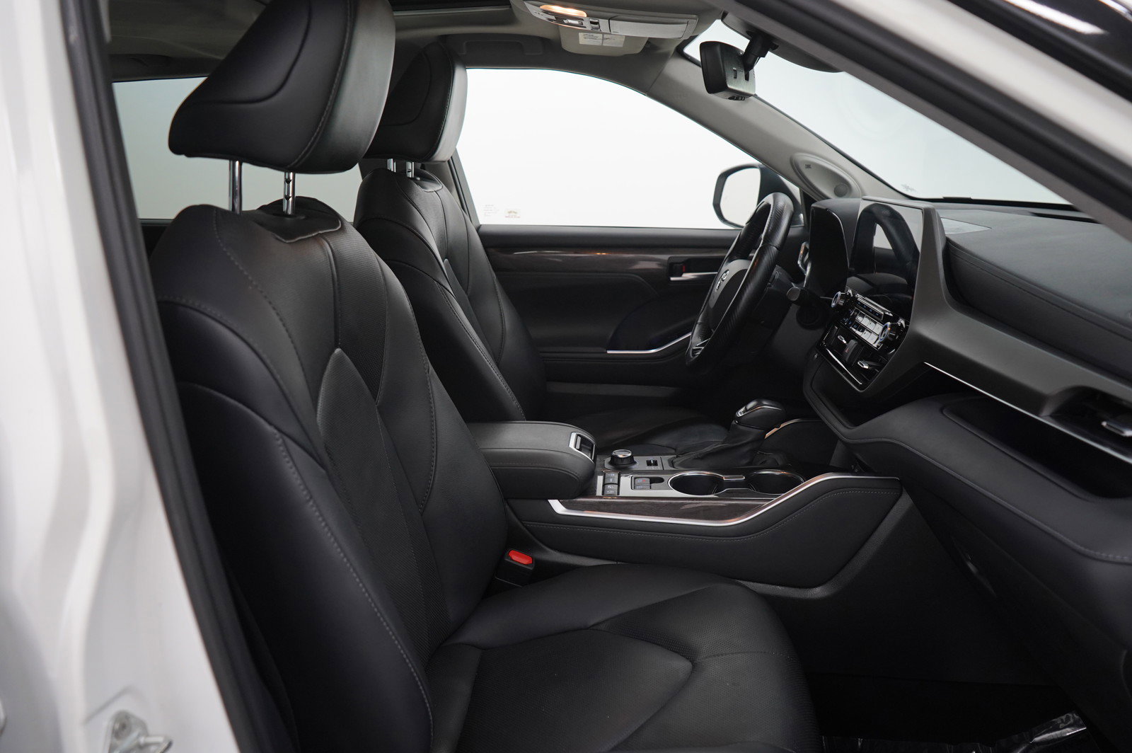 Used 2020 Toyota Highlander Limited image 10