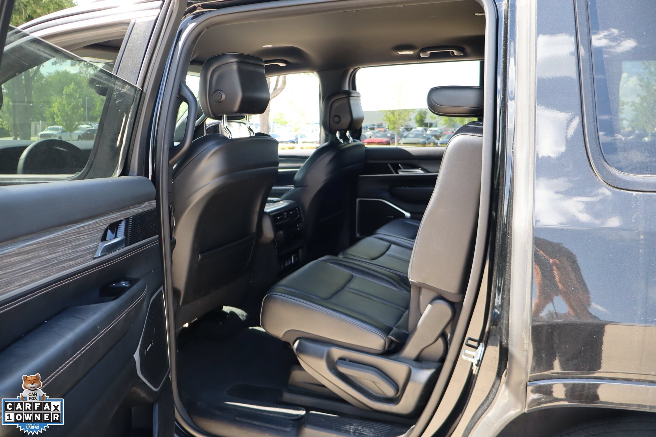 Used 2024 Jeep Wagoneer Series II w/ Flexible Seating Group AWD/4WD image 25