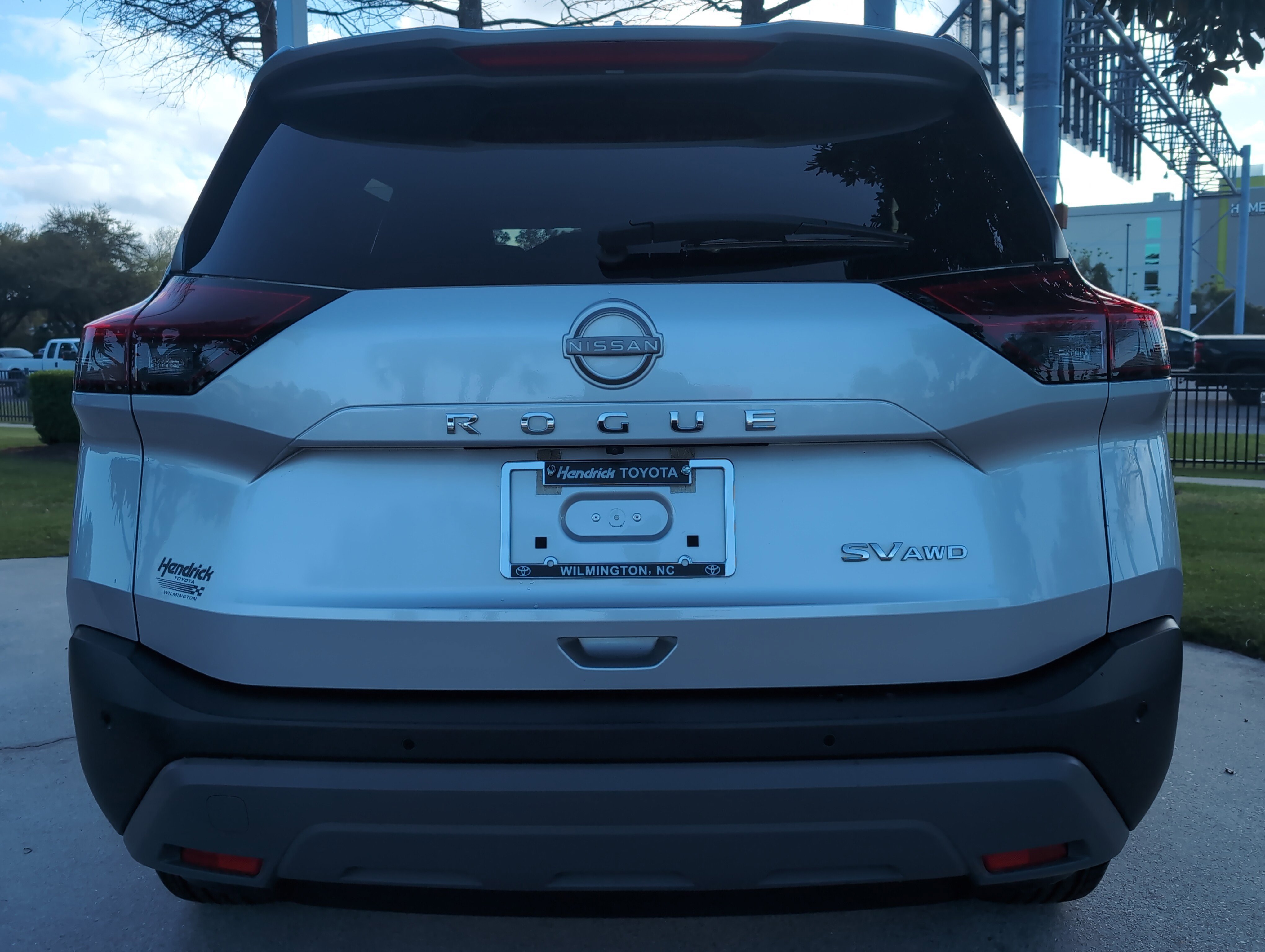 Used 2023 Nissan Rogue SV AWD/4WD image 9