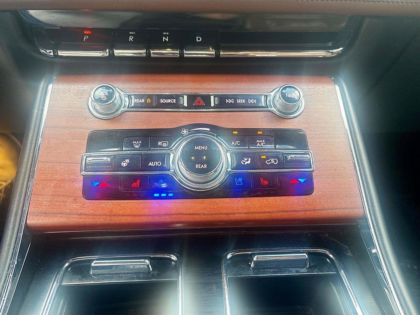 Used 2022 Lincoln Aviator Grand Touring w/ Equipment Group 301A AWD/4WD image 11