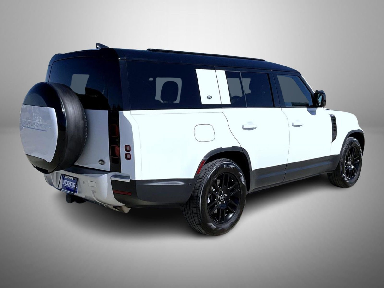 Used 2023 Land Rover Defender 130 SE image 5