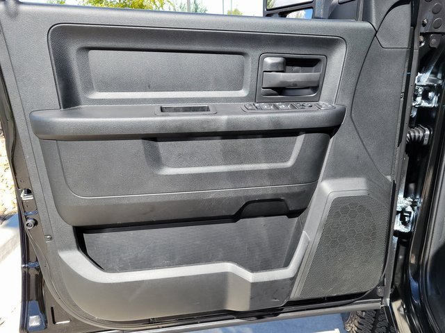 Used 2024 RAM 2500 Tradesman w/ Chrome Appearance Group image 7