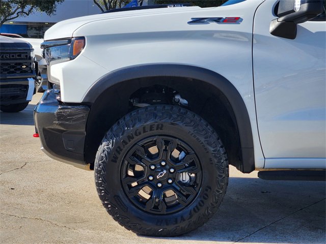 Used 2024 Chevrolet Silverado 1500 ZR2 w/ Technology Package image 8