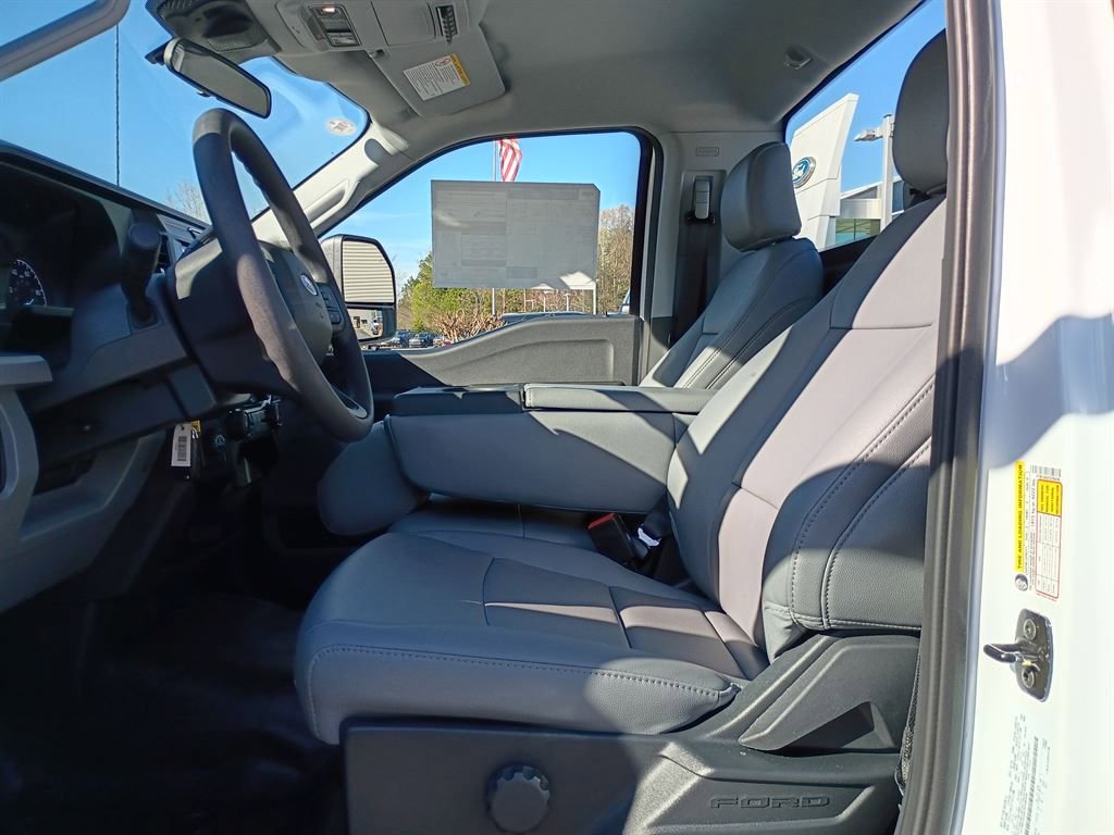 New 2026 Ford F250 XL w/ XL Chrome Package image 7