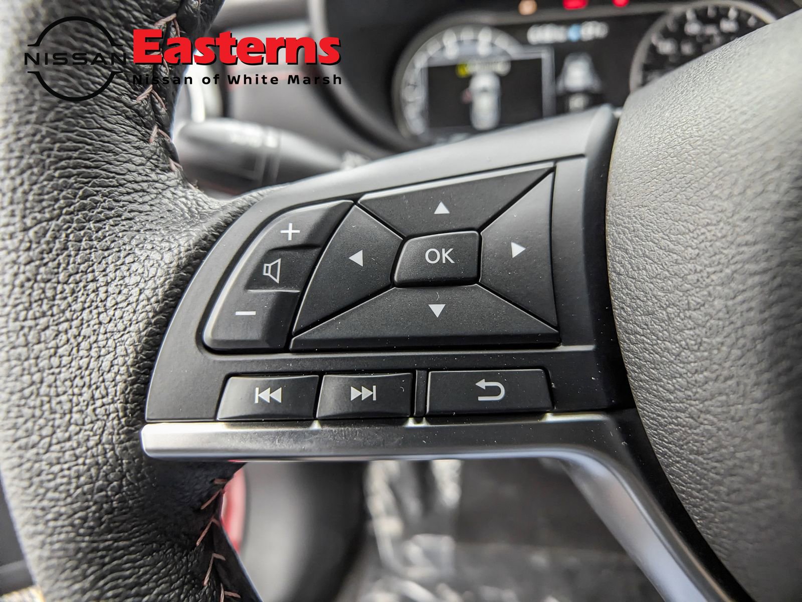 New 2025 Nissan Versa SR image 15