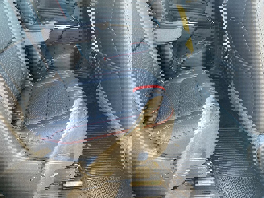 New 2026 Chevrolet Traverse RS w/ LPO, Floor Liner Package image 19