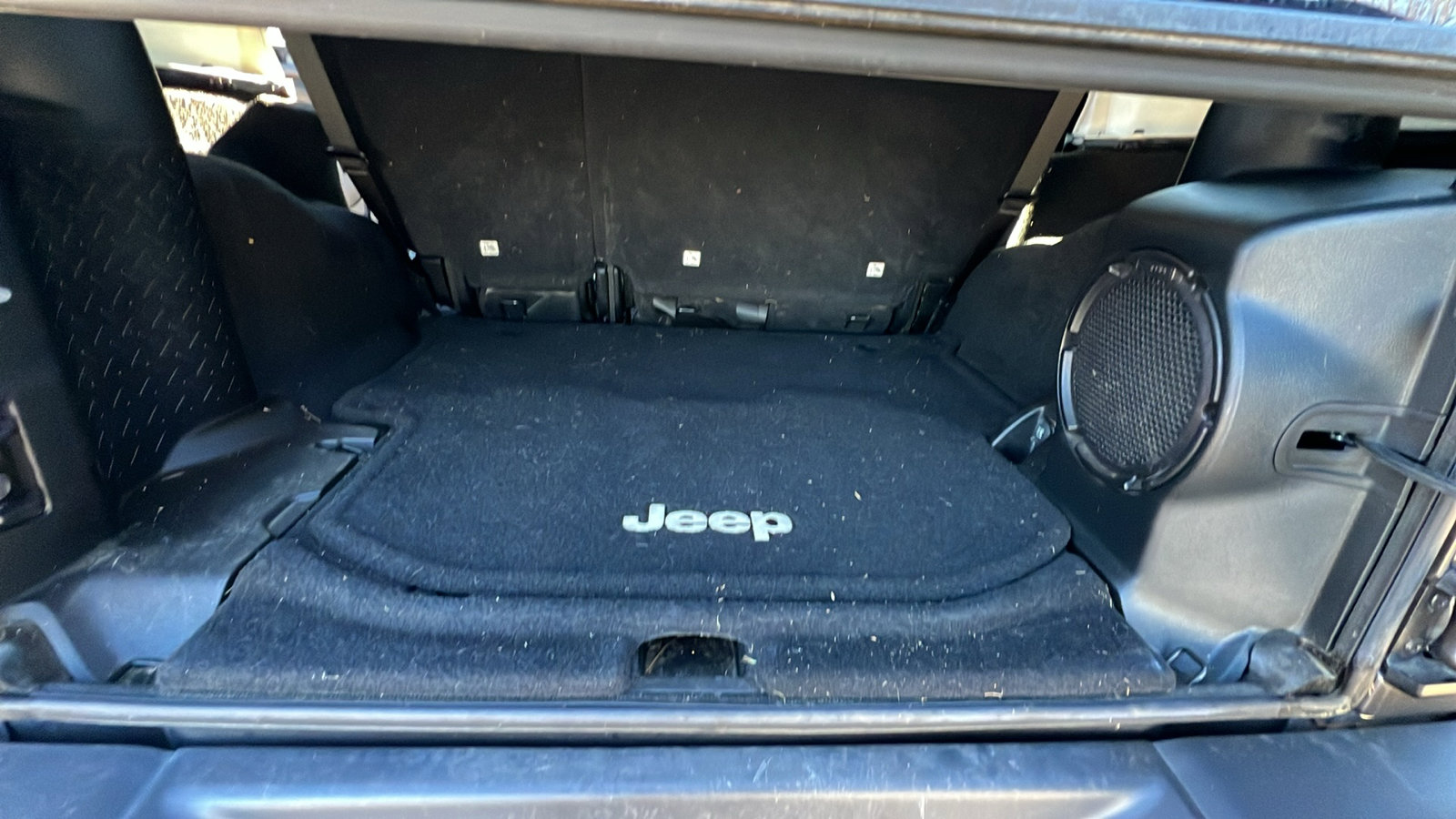 Used 2014 Jeep Wrangler Unlimited Rubicon image 13