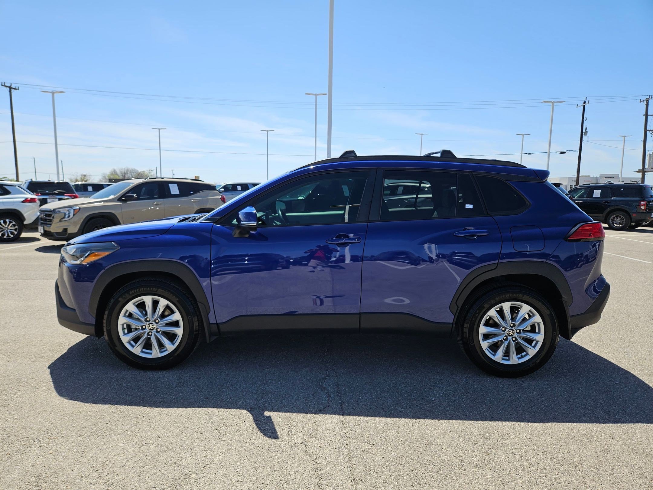 Used 2024 Toyota Corolla Cross LE image 6