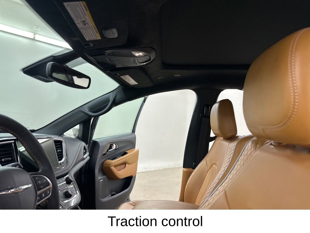 Used 2023 Chrysler Pacifica Pinnacle w/ Trailer Tow Group image 32