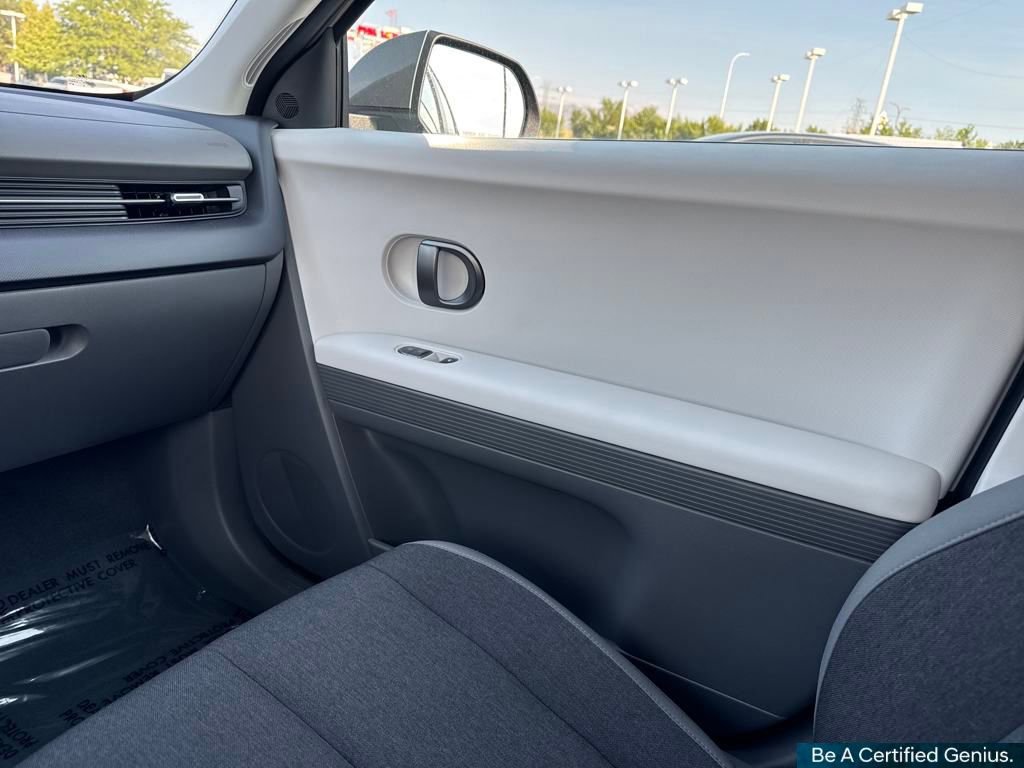 Used 2025 Hyundai Ioniq 5 SE image 50