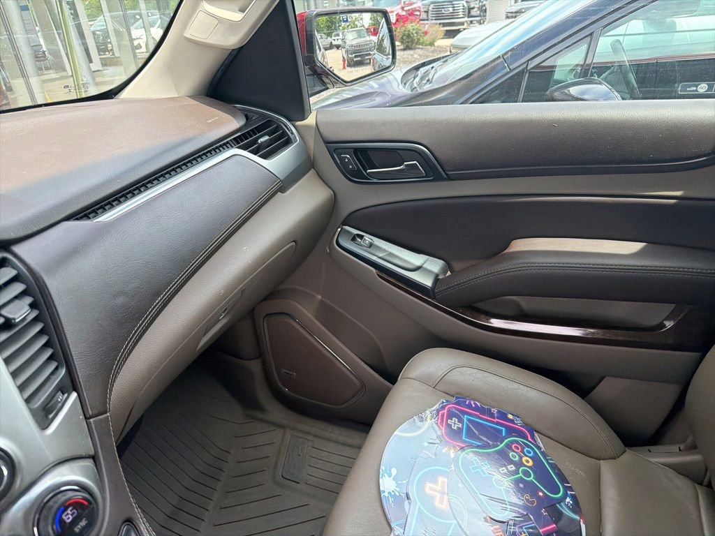 Used 2018 Chevrolet Suburban LT w/ LT Signature Package AWD/4WD image 8