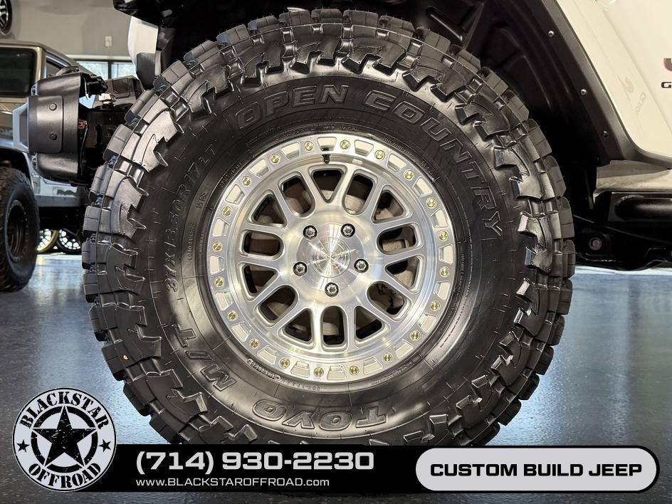Used 2023 Jeep Gladiator Mojave w/ LED Lighting Group AWD/4WD image 25