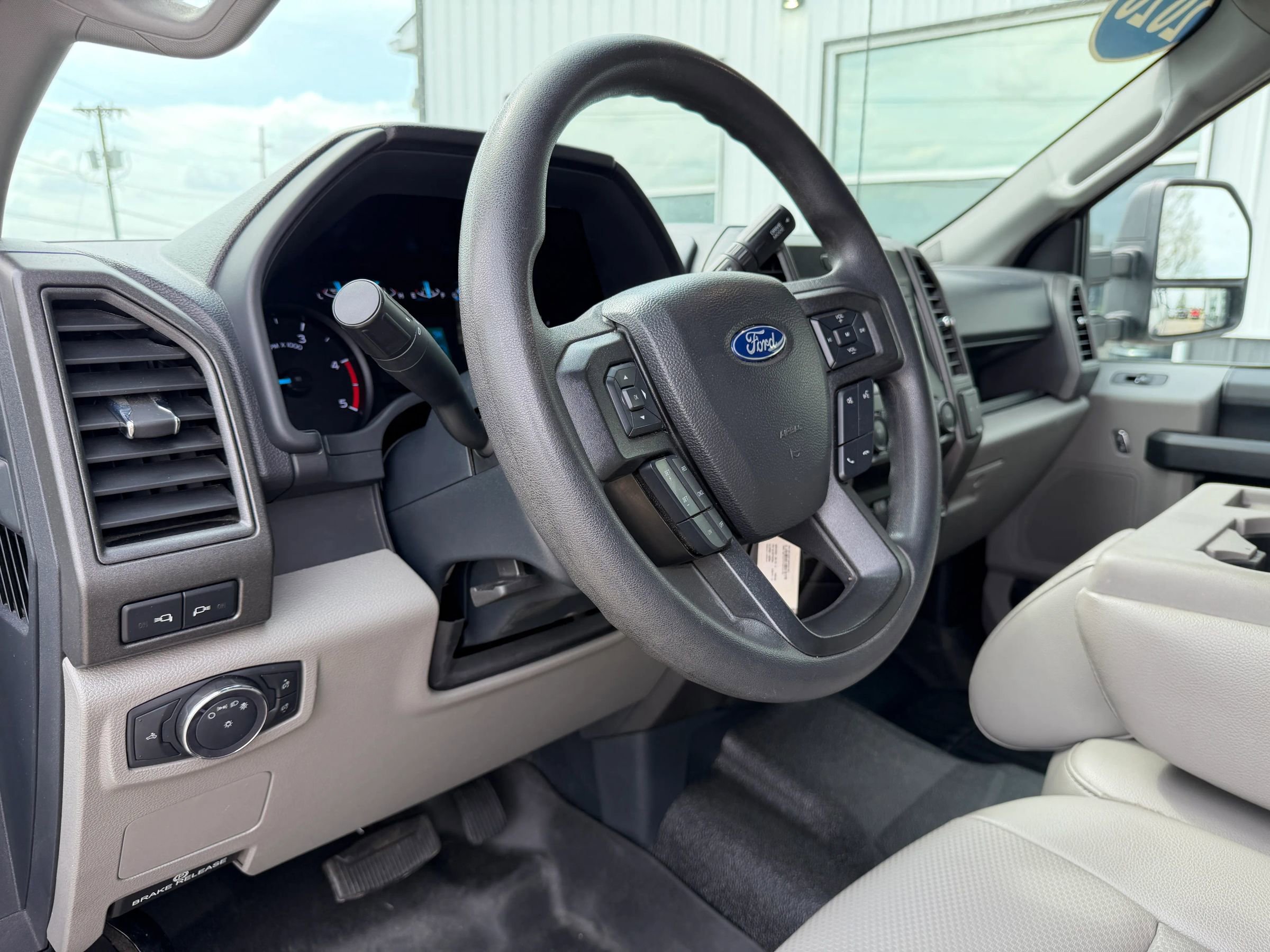 Used 2022 Ford F350 XL w/ Power Equipment Group AWD/4WD image 17