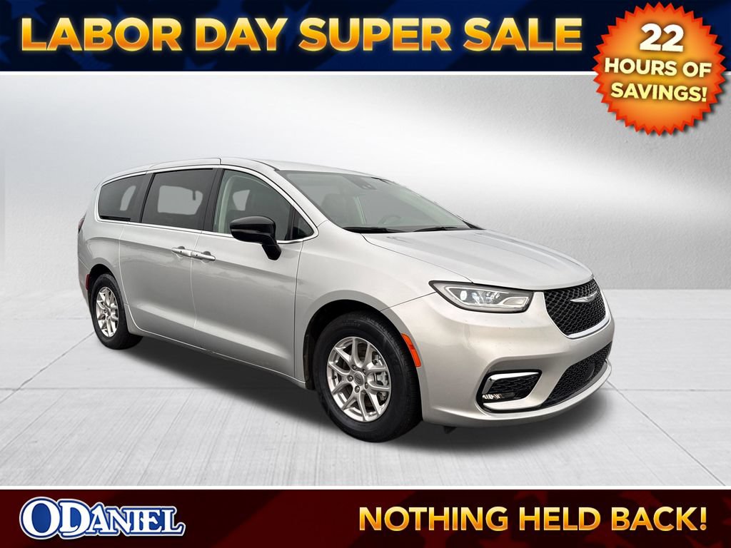 Used 2024 Chrysler Pacifica Touring-L