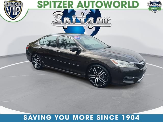 Used 2016 Honda Accord Touring image 2