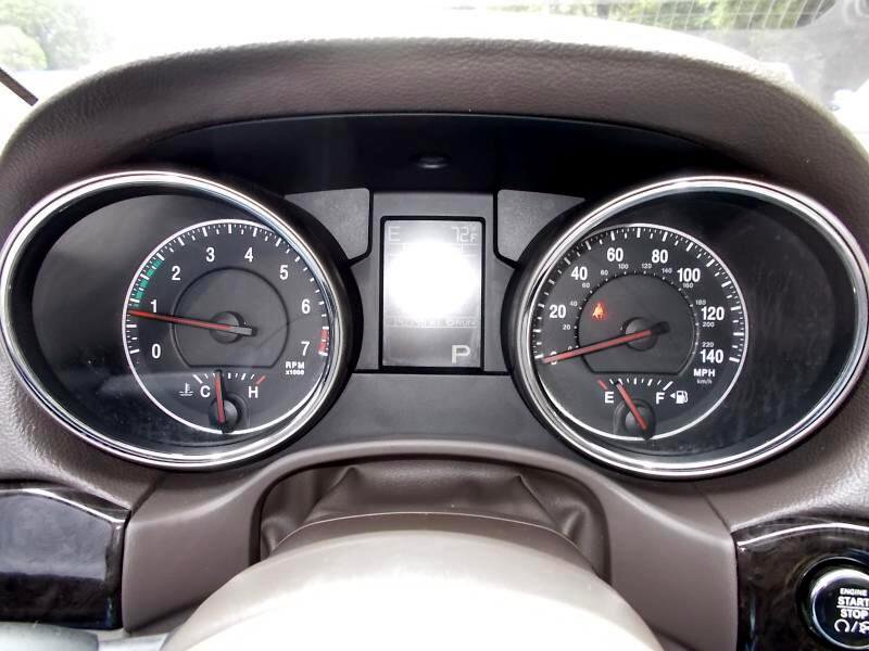 Used 2012 Jeep Grand Cherokee Laredo w/ Laredo E Group image 35