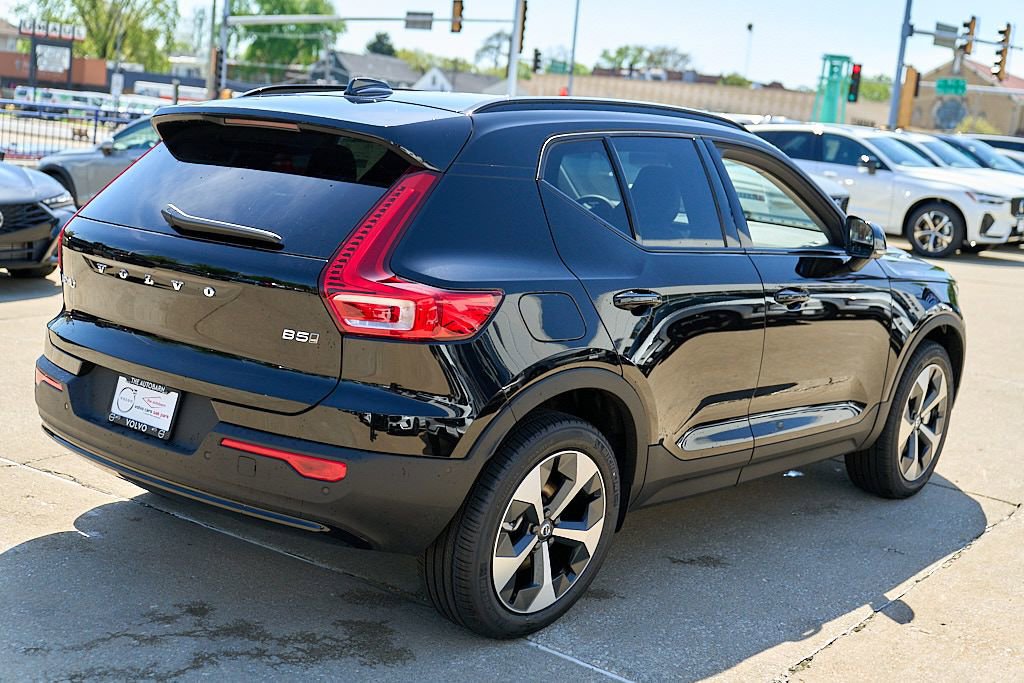 New 2026 Volvo XC40 B5 Plus AWD/4WD image 9