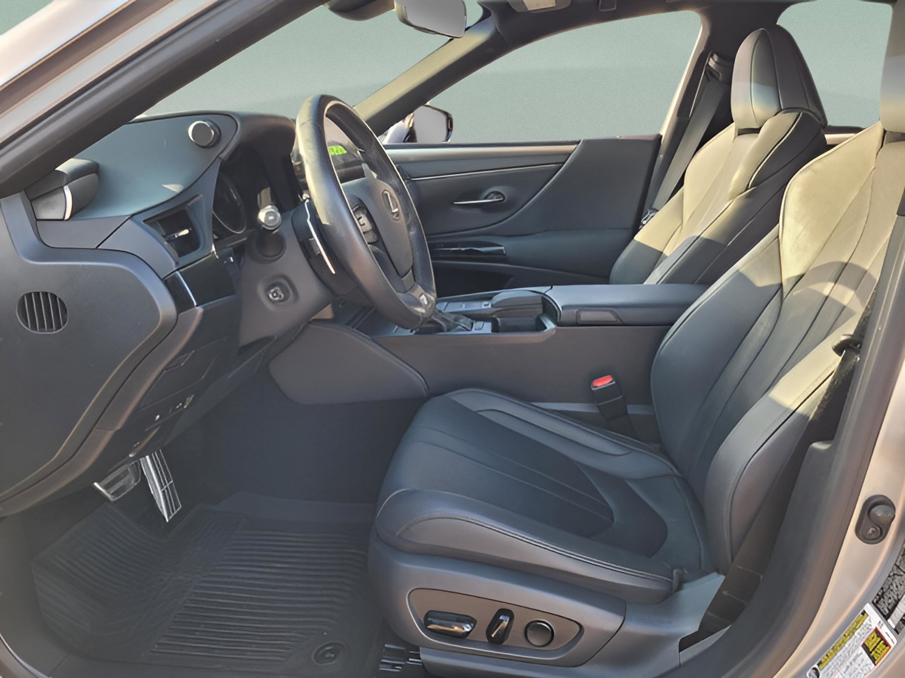 Used 2022 Lexus ES 350 F Sport image 11