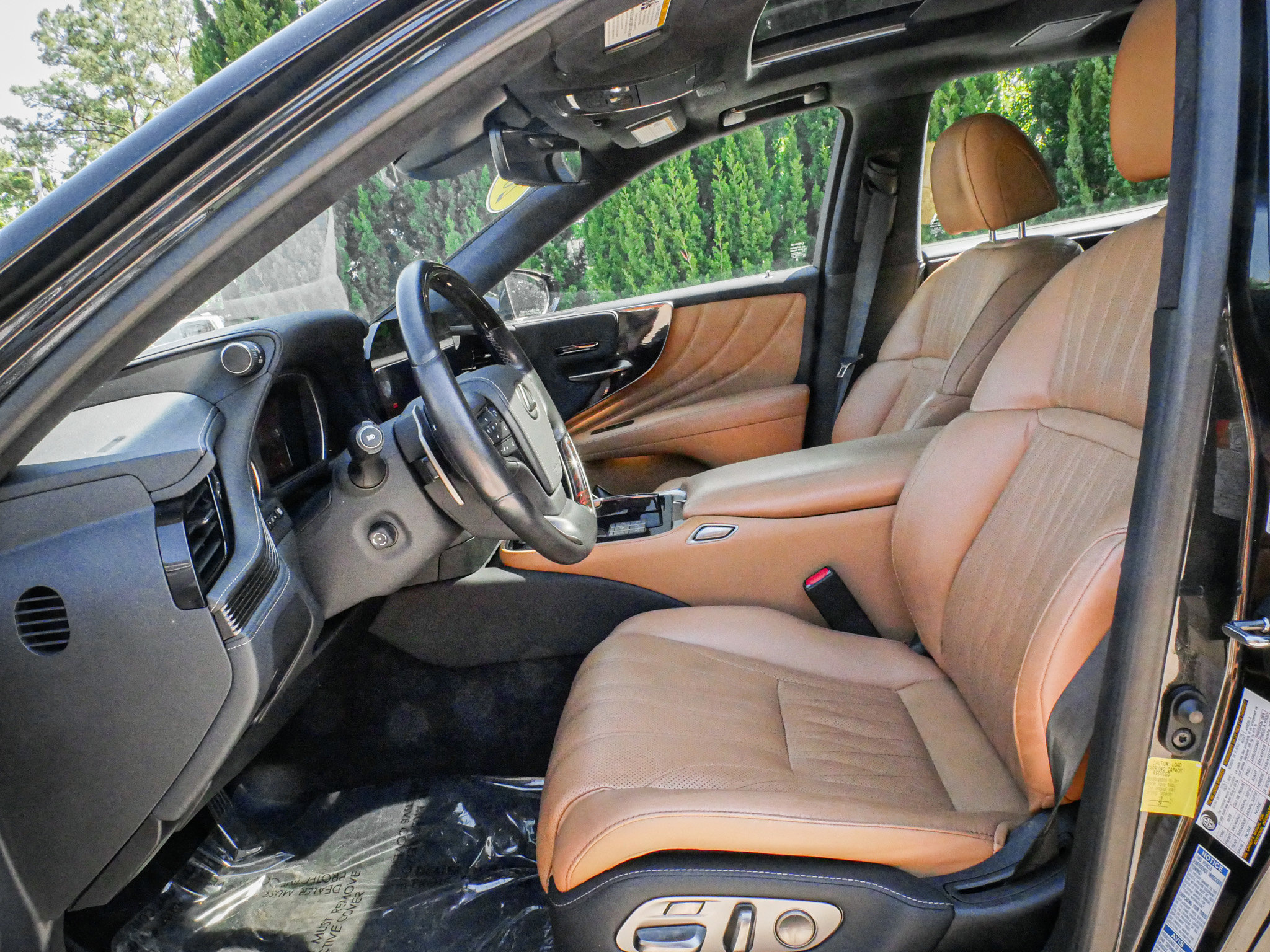 Used 2023 Lexus LS 500 AWD w/ Interior Upgrade Package image 16