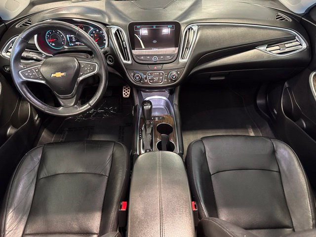 Used 2017 Chevrolet Malibu Premier w/ Premier Sun and Wheel Package FWD image 4