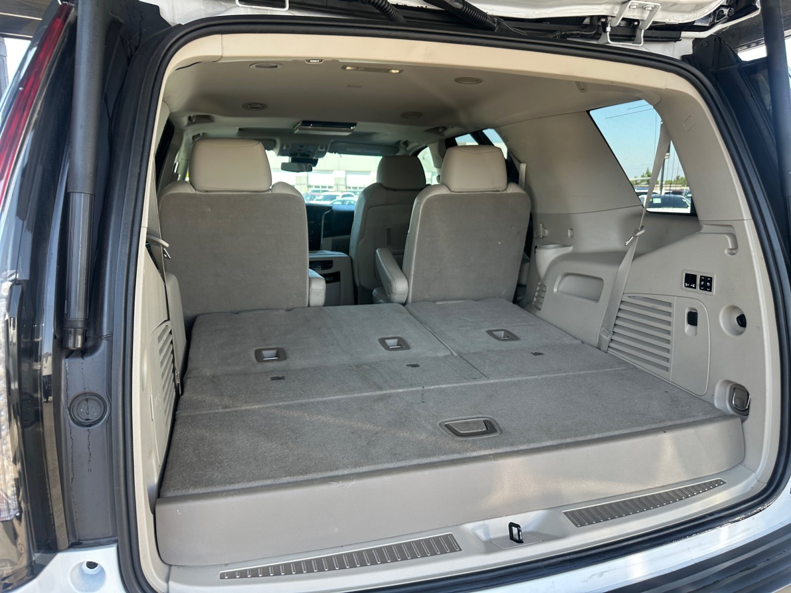 Used 2020 Cadillac Escalade Luxury AWD/4WD image 28