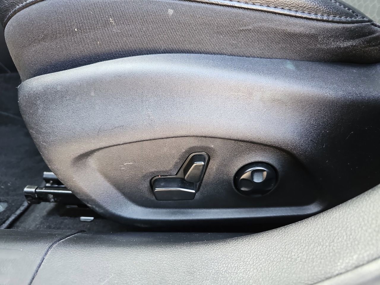 Used 2018 Jeep Compass Latitude w/ Popular Equipment Group image 33