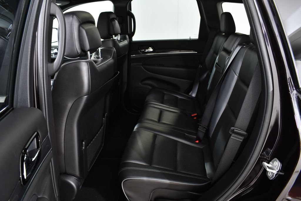 Used 2020 Jeep Grand Cherokee Overland AWD/4WD image 16