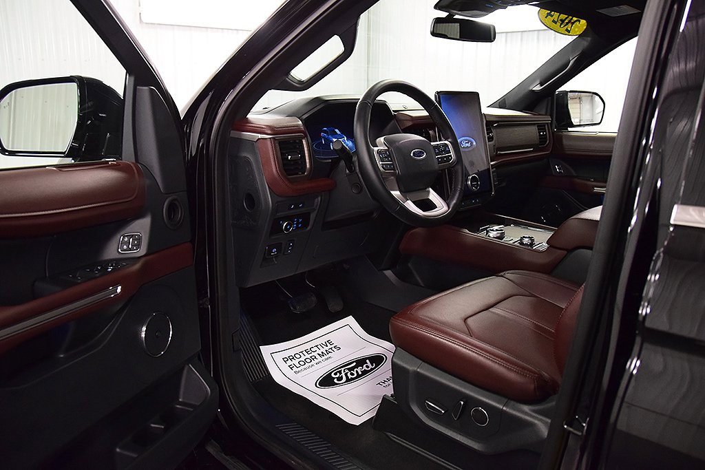 Used 2024 Ford Expedition Max Limited image 16