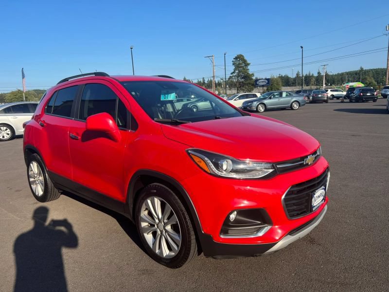 Used 2017 Chevrolet Trax Premier w/ Driver Confidence II Package FWD image 3