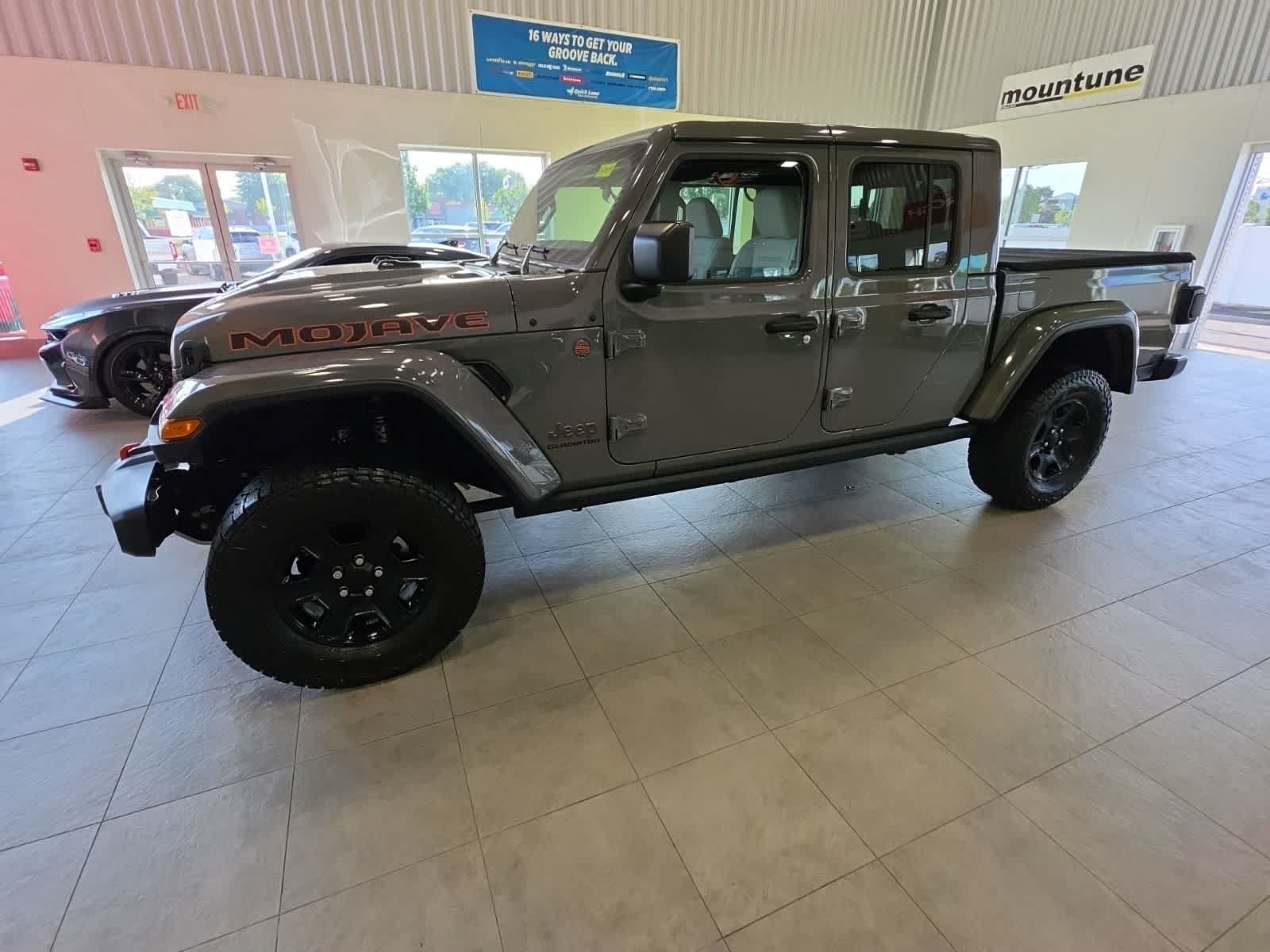 Used 2021 Jeep Gladiator Mojave w/ Dual Top Group AWD/4WD image 16