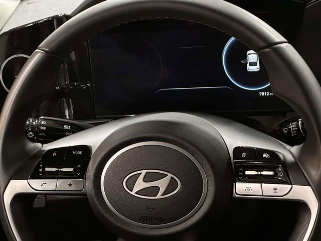 Used 2025 Hyundai Elantra Limited w/ Cargo Package FWD image 23