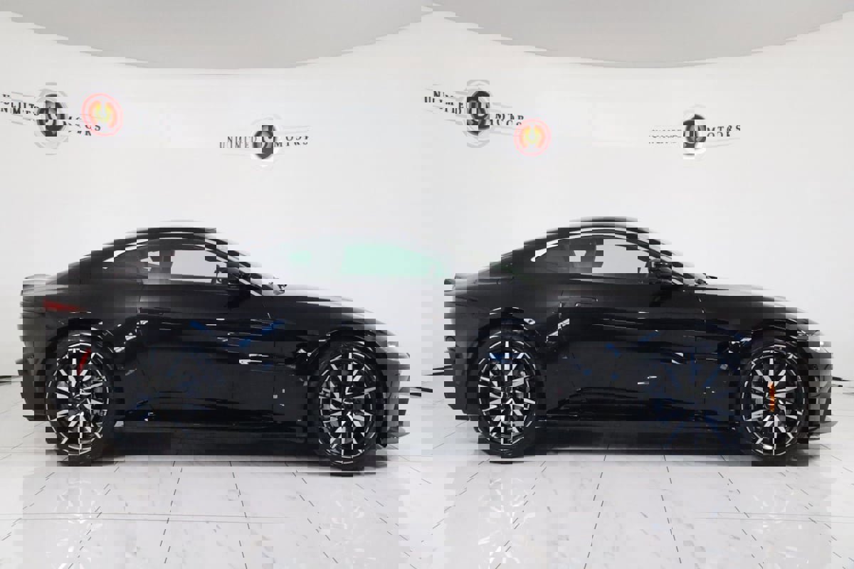 Used 2019 Aston Martin V8 Vantage Coupe image 2