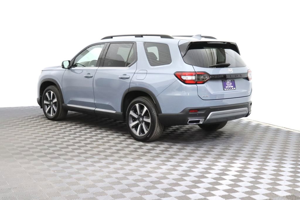 Used 2023 Honda Pilot Touring image 7