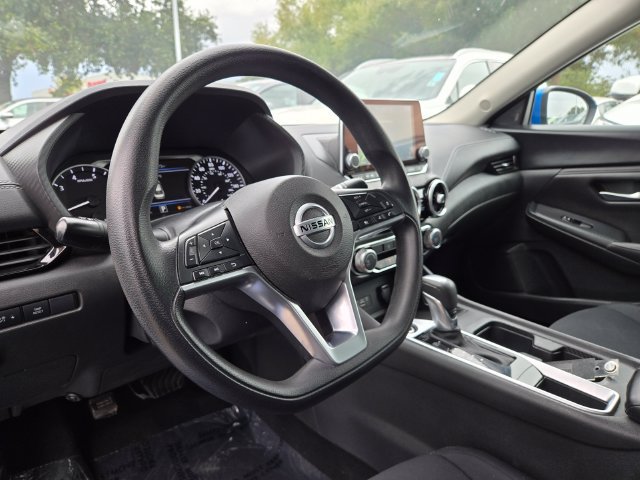 Used 2023 Nissan Sentra SV FWD image 12