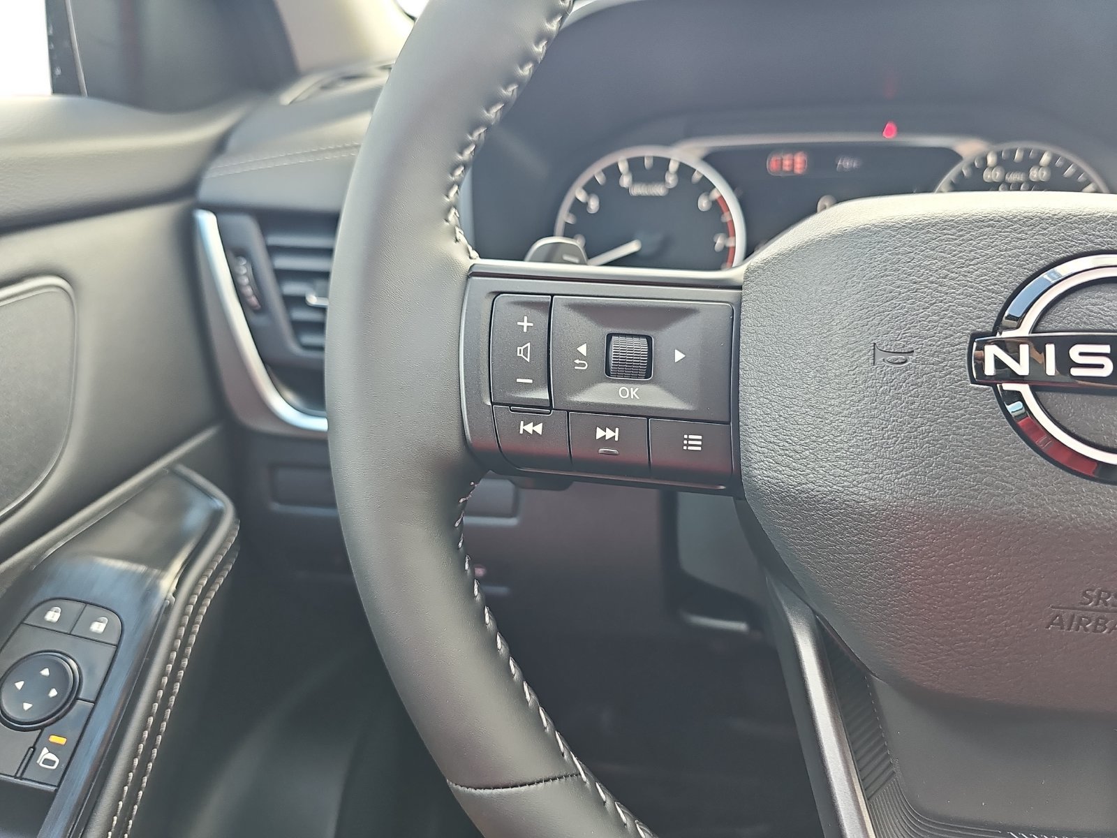 New 2027 Nissan Rogue Dark Armor FWD image 17