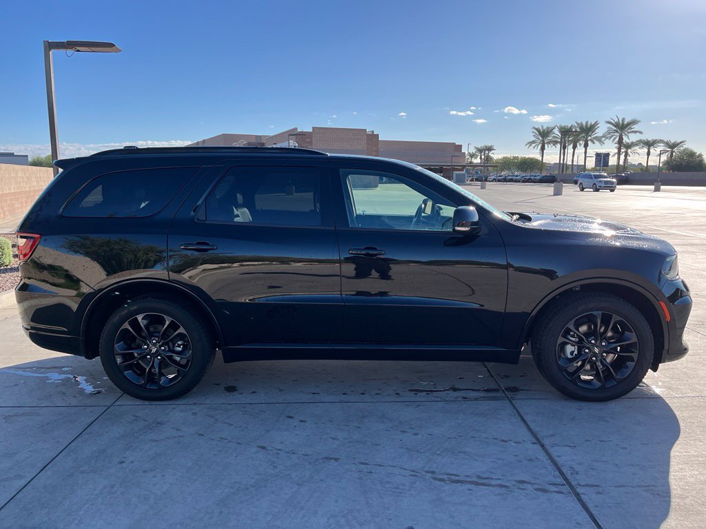 Used 2024 Dodge Durango GT RWD image 6