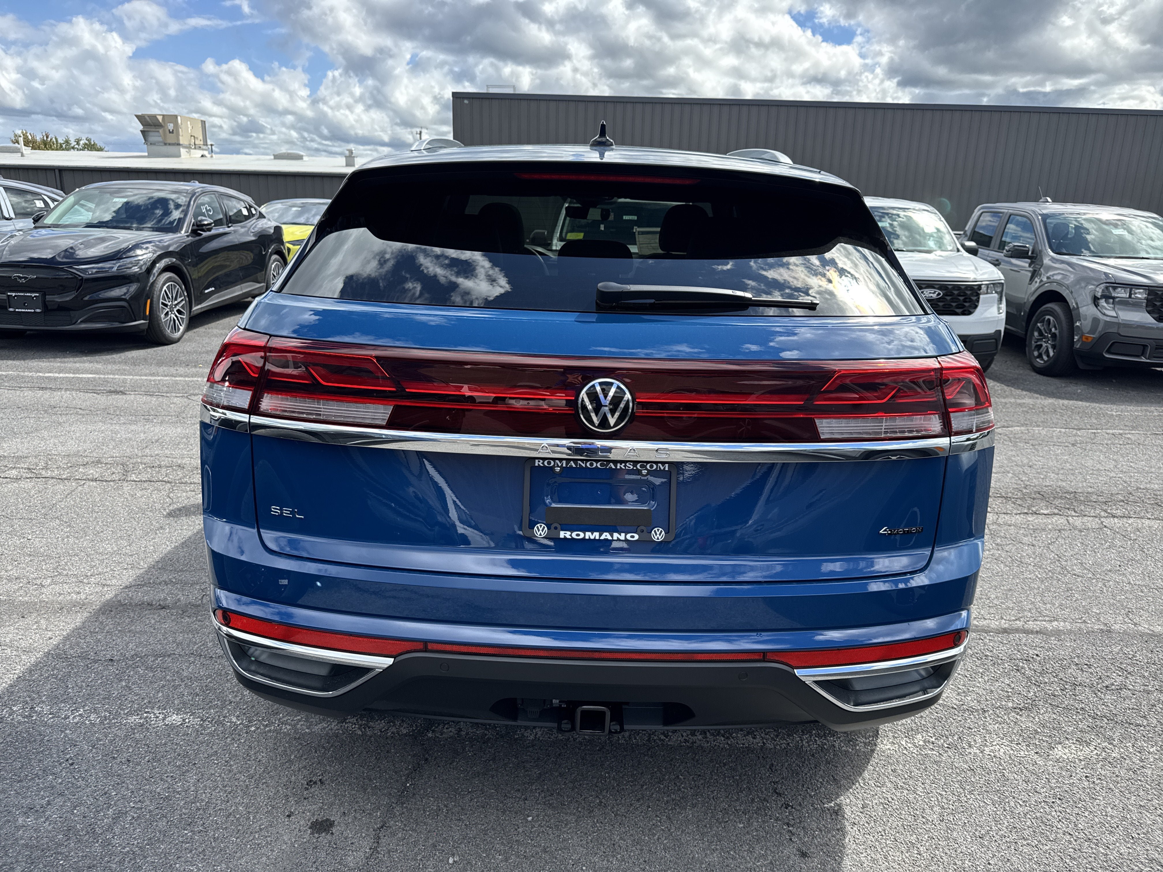 New 2026 Volkswagen Atlas Cross Sport SEL AWD/4WD image 5