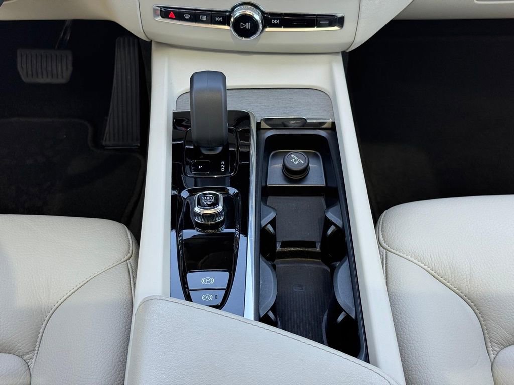 Certified 2023 Volvo XC60 T8 Plus w/ Climate Package AWD/4WD image 14