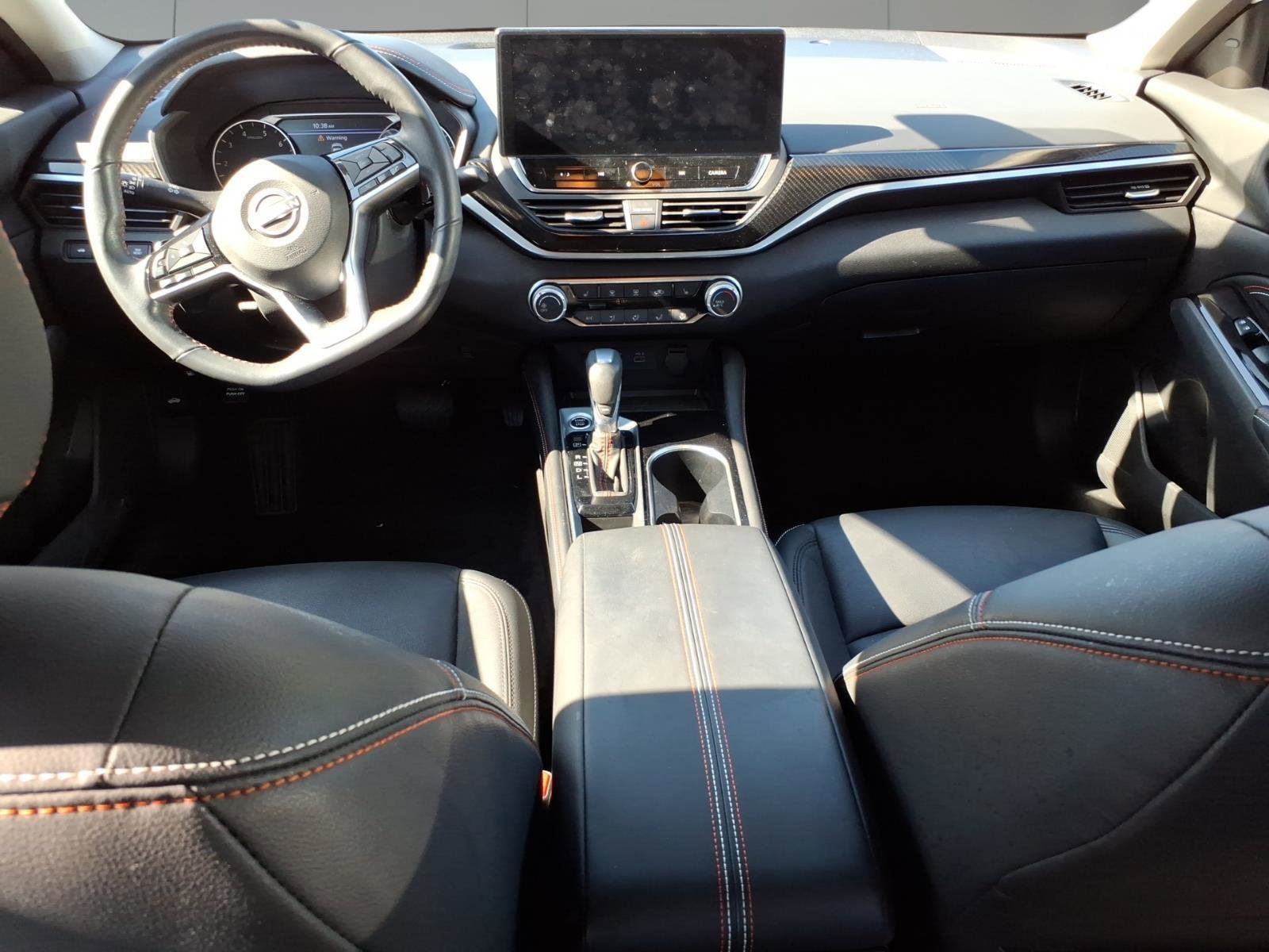 Used 2023 Nissan Altima 2.5 SR w/ SR Premium Package image 8